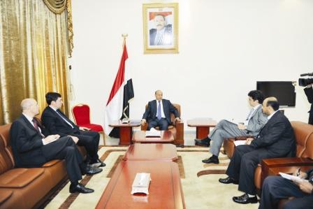 نائب رئيس الجمهورية أثناء استقباله رئيس بعثة الاتحاد الأوروبي أمس